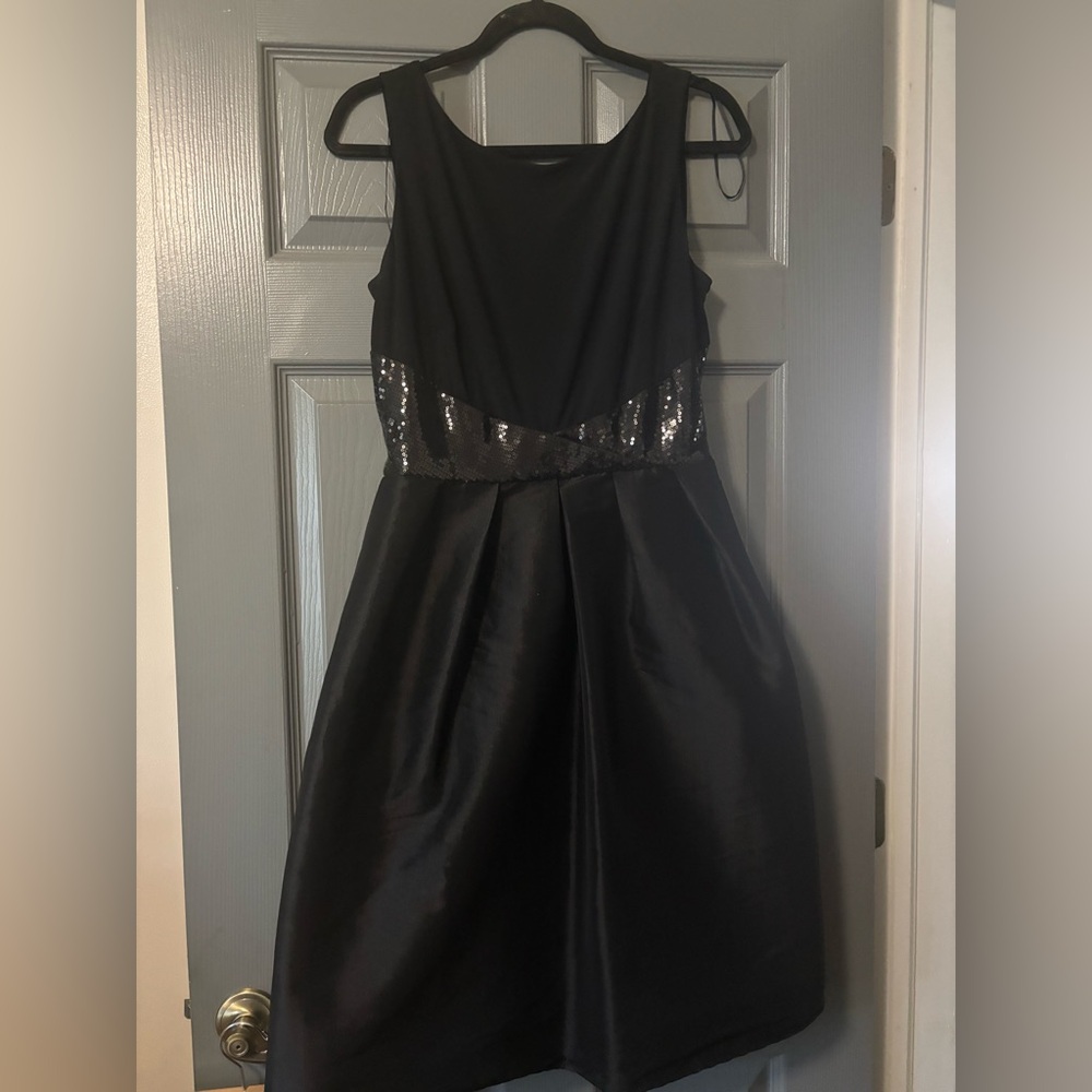 R&M Richards black sequin cocktail length dress size 12